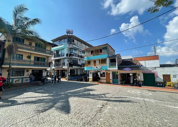 Hospedaje 3 Esquinas